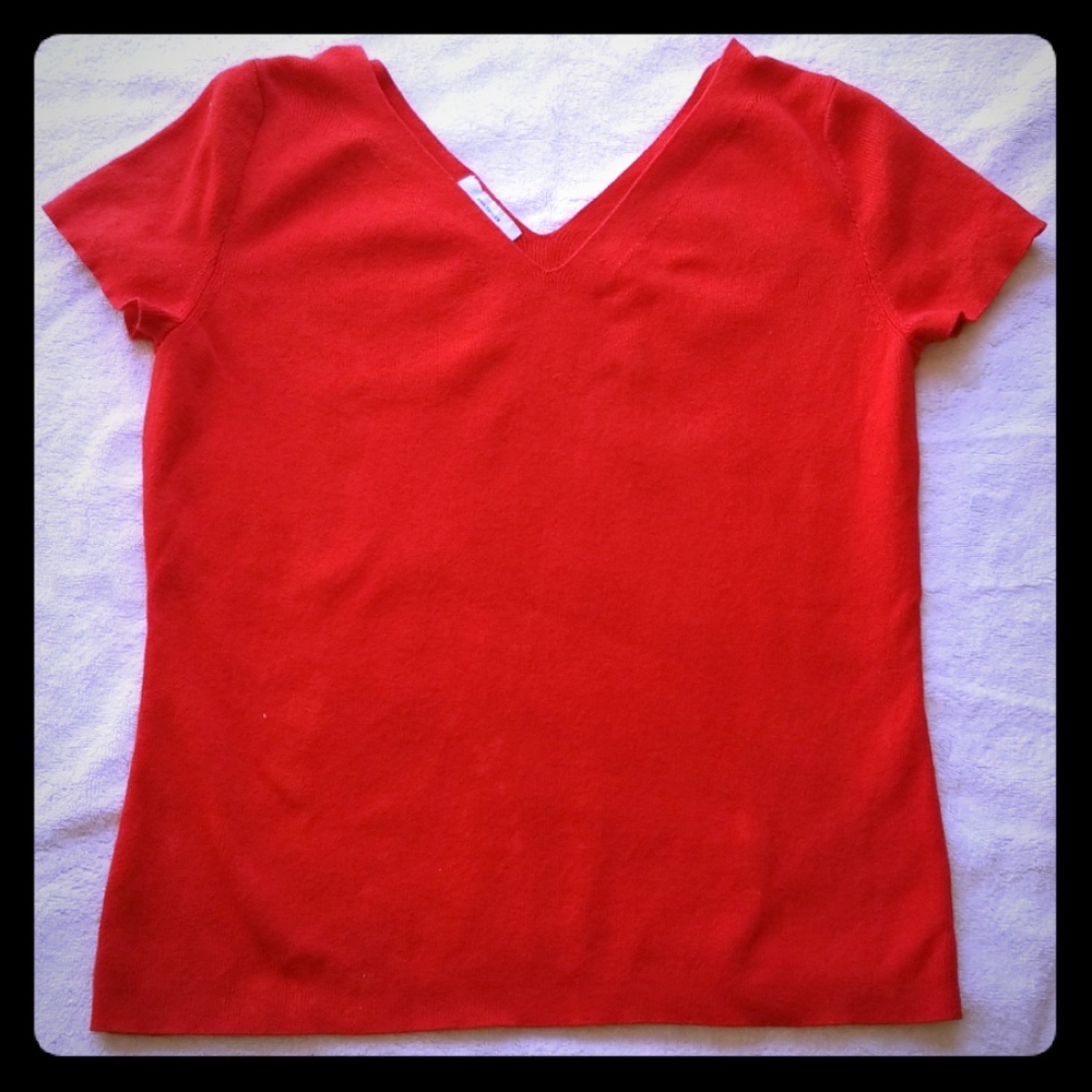 Red short sleeve sweater